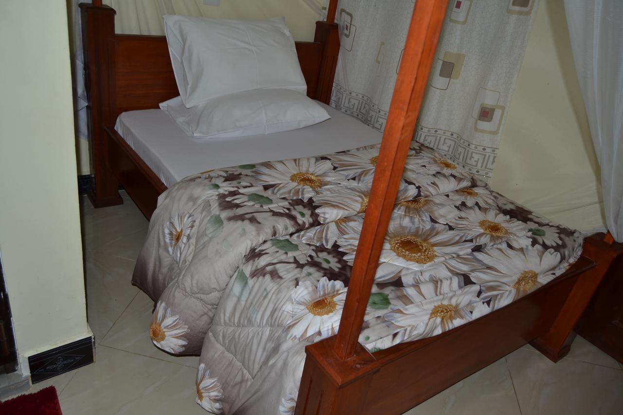 Barcelona Lodge Bagamoyo Bagian luar foto