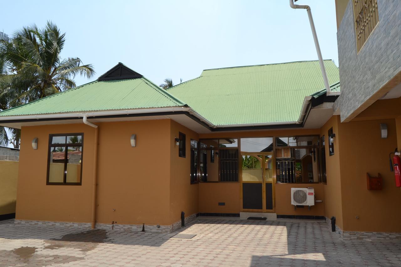 Barcelona Lodge Bagamoyo Bagian luar foto